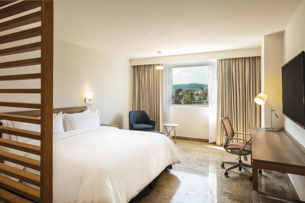 Fiesta Inn Guadalajara Periferico Poniente ซาโปปัน ภายนอก รูปภาพ