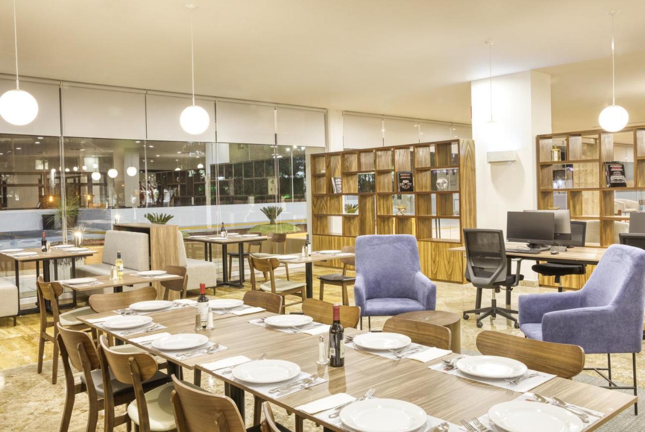 Fiesta Inn Guadalajara Periferico Poniente ซาโปปัน ภายนอก รูปภาพ